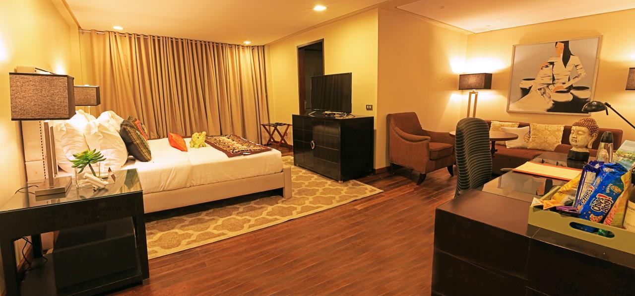 The Oriental Luxury Suites Alfonso Room photo