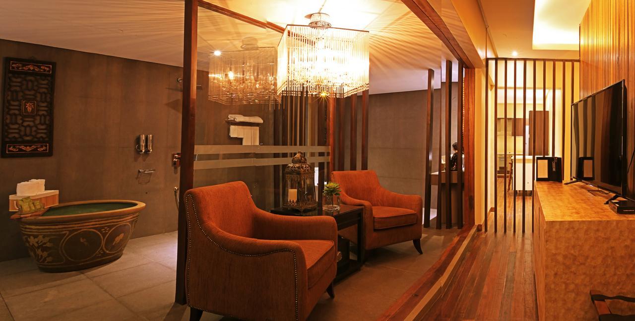 The Oriental Luxury Suites Alfonso Room photo